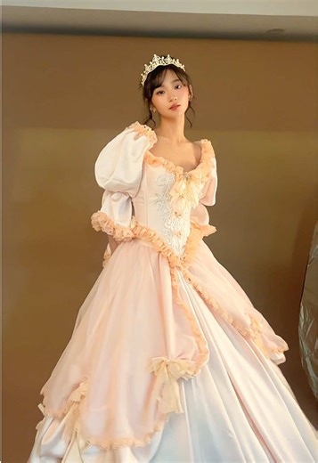 Fantasy Gowns for Your Perfect Debut Photoshoot