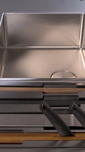 Secrets in the kitchen🔒👨‍🍳​ Are you a cook but want to feel like a chef? Then Box Center can help! A sink with various integrated accessories, including two cutting boards, a vegetable drainer, a knife holder, and a dish rack. Don't miss out on any other secrets and keep following us!​ #FrankeHomeSolutions #FrankeGroup #SecretInTheKitchen #KitchenTips | Franke