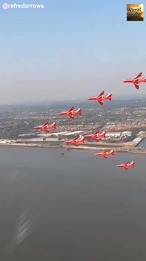 Red Arrows fly over Liverpool #redarrows #Liverpool | Wirral Weather