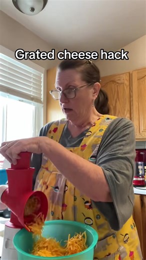 #gratedcheese #cheese #tupperware #kitchenhack
