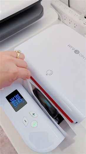 I’ve been testing these color changing mugs in a variety of presses. Next up, the HTVRONT Auto Tumbler Press. Came out perfect at 380F for 360s. It’s a skinny 15 ounce mug. | Michelle's Party Plan-It by Michelle Stewart