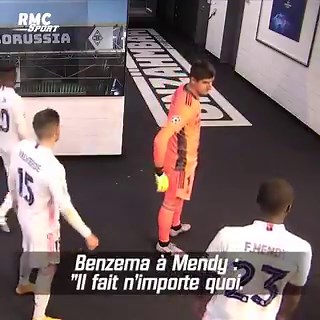 Karim Benzema tells Ferland Mendy not to pass to Vinicius Jr at half-time during last night’s game between Gladbach and Real Madrid: “Brother, don’t play to him. On my mother’s life. He is playing against us.”