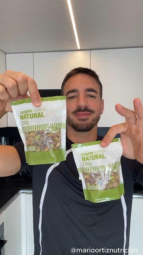 Mario Ortiz Nutrición on Instagram: "Crema de Pistacho proteica 💚 Está demasiado buena esta crema. Ingredientes: ⚡️400g. Pistachos ⚡️150g. Proteína de chocolate blanco (vainilla también queda bien) ⚡️Leche cantidad a deseo para triturar mejor o que sea más líquida la crema. Ya me diréis si la probáis 🙂 Si quieres información de mi plan de pérdida de grasa / ganar masa muscular escríbeme un comentario en esta publicación con la palabra “ plan mensual “🤓"