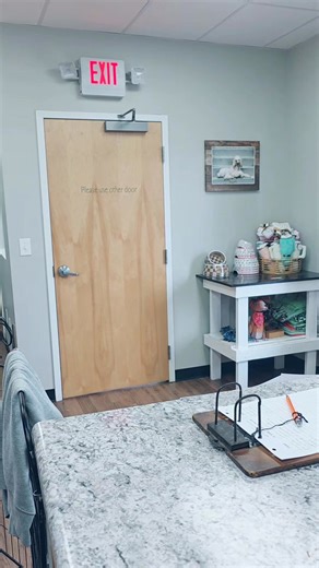 When your co-worker's face needs deliverance 🤣🙈 #petresort #petresortlife #doggrooming #groominglife #smallbusiness #doggydaycare | Paw Plaza LLC