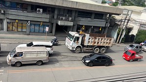 WATCH: Here’s the current traffic situation at the south-bound lane at North Escario Street, Barangay Kamputhaw, Cebu City this Thursday afternoon, January 30. #CDNDigital | CDN Digital