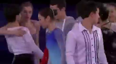 キム・ヨナメダリストなのにみんなに無視される。これは流石に…そもそも何故こんな事になったのか？ネット民の声を調査した。【ネット民の声】ヒュンダイがキムヨナのスポンサーになってから明らかに高得点を出すようになったキムヨナは転倒しても加点されて浅田真央は飛ぶ前から減点表示が出たこともあった審判まで買収して獲得したメダルに意味はないし、嫌われるのは当然実力ないのに世界一になってしまった末路性格が穏やかで有名なコストナーにこの態度取られるって相当だろチラッと見て目をそらされる輪に入るが空気のようにあしらわれる浅田真央が現れたらみんな笑顔で握手するコストナーとフェルナンデスあからさまニコニコ輪に入って出る時は真顔になってる唾を吐くのは良くない自分のした事は返ってくる因果応報あの時の日本テレビはキムヨナを応援してたオリンピック、世界選手権が金で買えることを証明した彼女も被害者だよね、偽りの栄光はさぞきつかっただろう【まとめた感想】とんでもない言われようだか、少し言い過ぎだと思う。キムヨナが全て悪いというより、審査員とか韓国陣営が悪いのではと思う。あとこの時はメディアが必要以上に選手たちを煽っていて