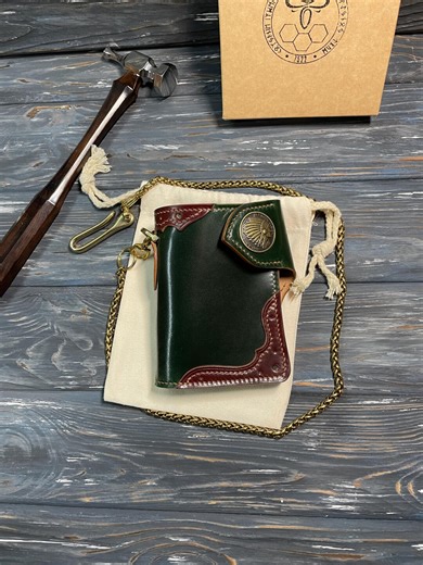 Shell Cordovan Leather Bifold Wallet: Handmade Biker Style With Chain - Etsy Canada