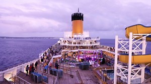 Ah, die Karibik, was für ein Paradies. Costa Magica kennt sie gut, hier verabschiedet sie sich von der Insel Santa Lucia. Wer von Ihnen war schon einmal dort? 😍 | Costa