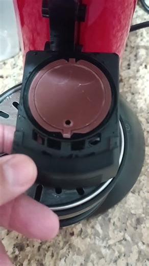 Utilizando cápsula recarregável na Dolce Gusto.