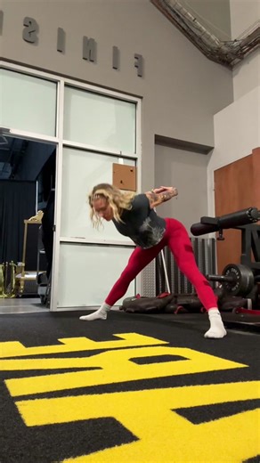 Day 9 of #trickmas 🤪 my back cramped after this lmao | tricking