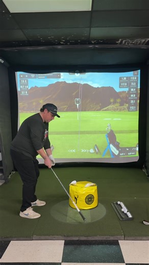 Decided to protest ICE today by doing a two hour practice session. Condensed down. ICE kind of sucks and so does Trump, and Stephen Miller, he looks like a weird little worm. #golf #gay #Trump #ICE #wastemanagement