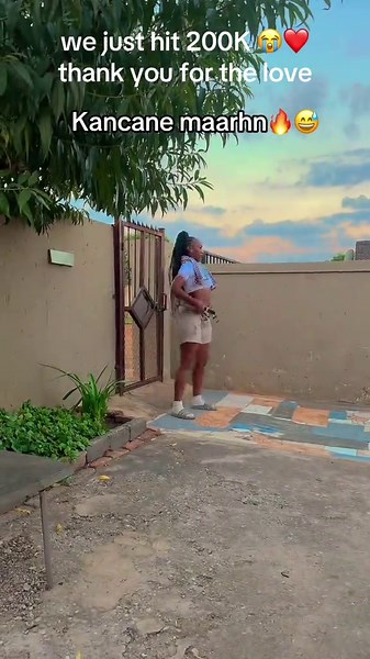 200K 😭❤️ don’t stop following me now… we’re just getting started!” #thankyou #maskandi #gqoza #mzansistreets #mzansitiktok🇿🇦