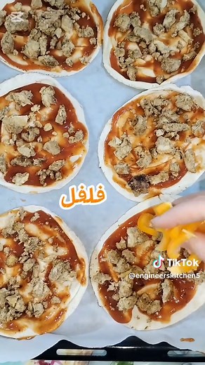 mini pizza🥰 #بيتزا #pizza #اك #اكلاتي #جديد #اكل #cooking #جوع_اخر_الليل #جوع #اكلات #لايك #سناك #اكسبلور #CapCut