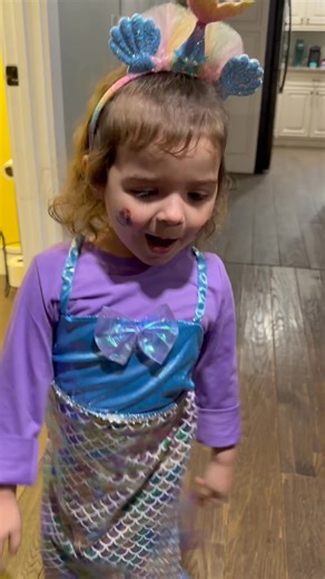 TOO MUCH SASS… that prissy walk Mermaid Hanley & her school are trick or treating @ an assisted living today!! | Hannah Kennedy Rogers