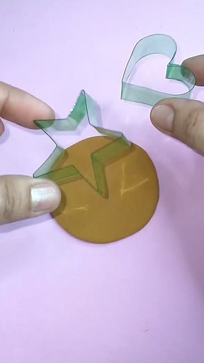 2.7M views · 49K reactions | Como Fazer Cortadores com Garrafa PET #comofazer #diy #diyproject | Criativa Kah | Facebook