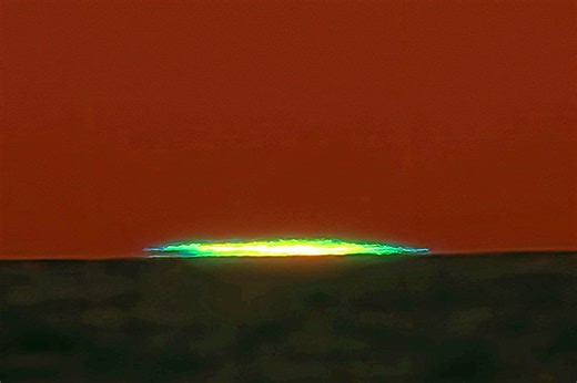 ‘Green flash’ seen during San Diego sunset. What is a ‘green flash’ and why does it happen?