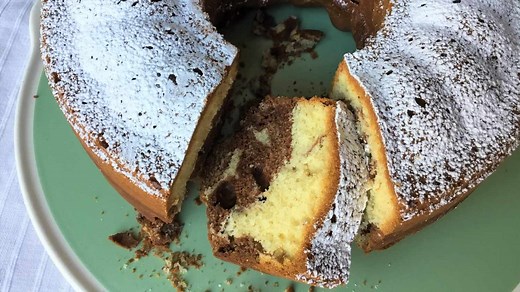 What Is Kaffee und Kuchen? You'll Love This German Tradition