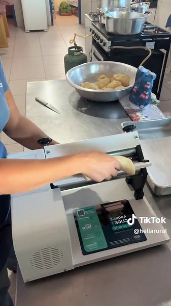 Preparando Café da Manhã Saudável na Escola