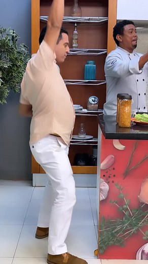 47K views · 567 reactions | El papi chulo de VOS TV si tiene ritmo  | VOS TV | Facebook