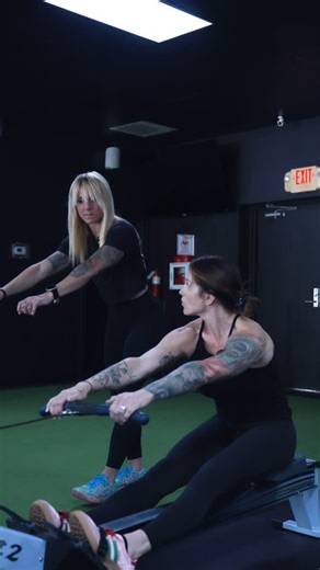 Fit Moms/Mums Of Instagram 💪😃 on Instagram: "If you train jiu-jitsu and lift weights you already know your time (and recovery) is precious. But when it comes to conditioning that actually complements your grind, rowing is one of the most underrated tools in the arsenal. My name is @alisoncapra and I’m a strength and nutrition coach as well as a purple belt in BJJ. Rowing: Here’s why it’s a game-changer: • Low-impact, high-output: It’s joint-friendly but still torches calories. • Full-body enga