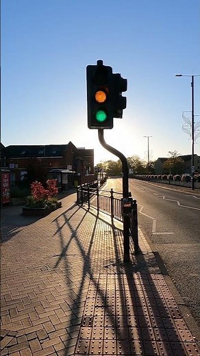 Chelmsford: Parkway A1060, Siemens Helios CLS Traffic Lights Pedex Crossing