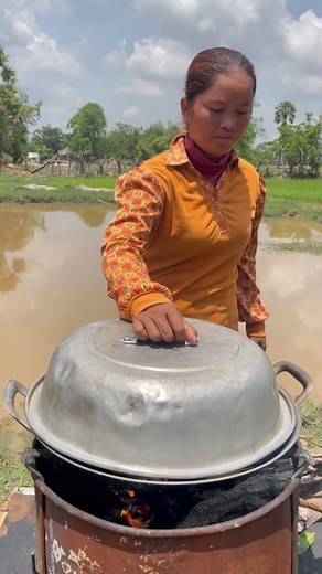 5.8K views · 28 reactions | Perfect for rustic recipes and farmhouse-style meals #CountryCooking #FarmToTable #RuralRecipes #CountrysideCuisine #FreshFromTheFarm #CountryKitchen #FarmhouseFeasts #RusticMeals #HomesteadCooking #CountrySideBites | 홎홤홣홞홖 홎홝홪 | Facebook