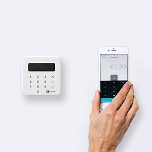 31K views · 57 reactions | #SumUpAir, la meilleure solution pour accepter les paiements, où que vous soyez. ✔Acceptez toutes les cartes bancaires ✔0 € de frais fixes & paiements rapides ✔Créez votre compte en quelques minutes | SumUp | Facebook