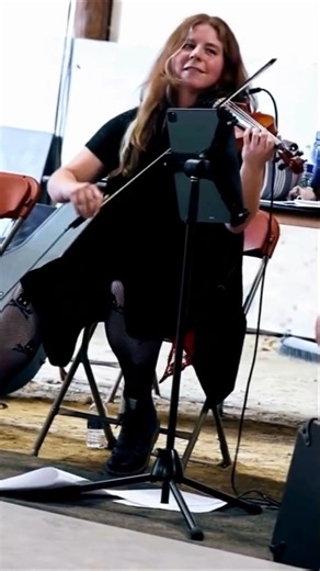 V on Fiddle 🎻 at the Celtic Festival #fiddle #folkmusic #folkart