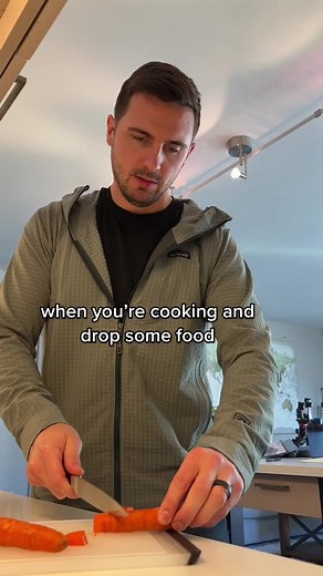 Funny Video: Ellie the Garbage Disposal - Golden Retriever Comedy