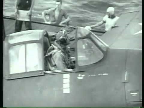 F6F Hellcat in action - Waltham onboard