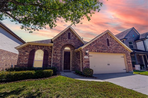 1415 Nacogdoches Valley Dr, League City, TX 77573 - MLS 10095650 - Coldwell Banker