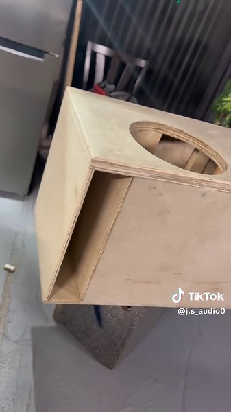 Resilient Sounds Gold v1: Custom Audio Box