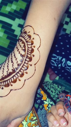 Simple Henna Tattoo Designs for Both Hands