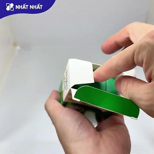 Mở hộp Dung dịch vệ sinh phụ nữ Thiên Mai