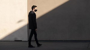 What can the U.S. do to minimize the impact of new and more transmissible coronavirus variants?