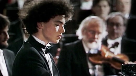 Hi-Res 柴可夫斯基第一钢琴协奏曲 Evgeny Kissin 卡拉扬 1988.12.31 柏林爱乐除夕音乐会神演