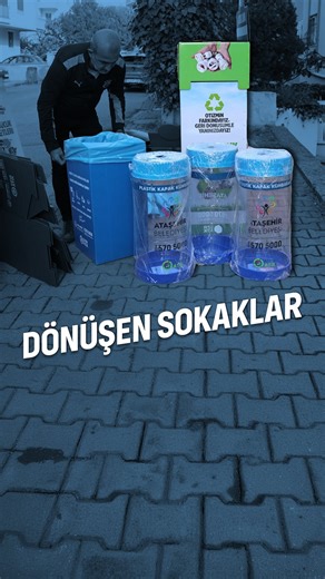 Ataşehir Belediyesi on Instagram: "Sokağın alışkanlığı değişmeden kentin değişmeyeceğini biliyoruz. ♻️🌿 İklim Değişikliği ve Sıfır Atık Müdürlüğümüz ile hayata geçirdiğimiz “Dönüşen Sokak Projesi”nin ilk adımını, pilot bölge olarak seçtiğimiz İnönü Mahallesi Mürseloğlu Sokak’ta attık. Geri dönüşüm ekipmanlarımızı sokağa yerleştirdik, ekiplerimiz kapı kapı dolaşıp komşularımızı bilgilendirmeye başladı. Amacımız; atığı kaynağında azaltmak, geri dönüşüm oranlarını artırmak ve tüket-at anlayışında