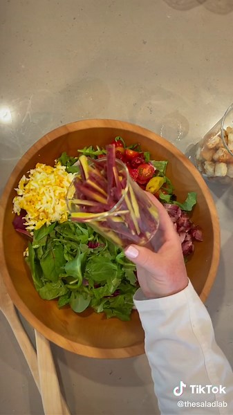 Houston Hillstone Style Traditional Salad with Buttermilk Garlic Dressing