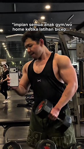 Girls love big biceps