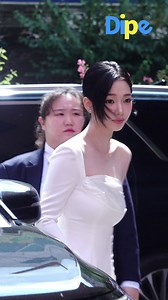 619K views · 30K reactions | Turn off the lights Karina’s white dress is all the glow we need懶✨ #aespa #Karina #카리나 | Global Dispatch | Facebook