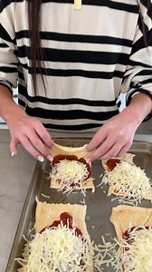 Mini pizzas are my favorite!🙌 | Artificially Entertaining