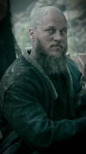 3.3M views · 10K reactions | #ragnarlothbrok #ragnar #Series #latino #vikingos | Series y Películas Toma Tv | Facebook