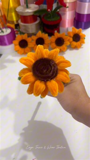 Small-sized Sunflower Tutorial using Fuzzy Wire/ Chenille Twist Wire/Pipe Cleaner. See pinned comment for the full tutorial video link. #fyp #foryou #fypage #fuzzywire #fuzzywireflowers #sunflowers #diy #sunflowertutorial #sunflowerpipecleaner #tutorial #tutorials #diy #craft #crafts #crafter #pipecleanercrafts #fuzzywireflower #fuzzywirebouquet #fuzzywire #fuzzywiresunflower #pipecleanerflowers #chenillestems #craftersgonnacraft #craftersoffacebook #fuzzywireflowers #CraftersOfInstagram | Wear 