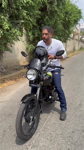 Con Toro Vas Seguro: Fiesta y Protección en Moto