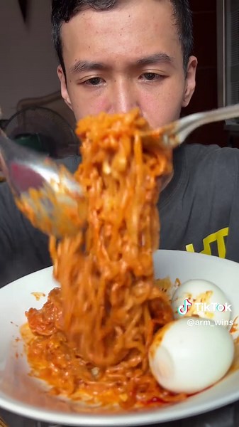 บะหมี่กึ่ง Samyang's Buldak Quattro Cheese #samyang #buldak #mukbangeatingshow #foodie #mukbang #eating #asmr #asmrsounds