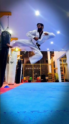 Flying Kick | Jumping Side Kick Technique | Taekwondo Martial Art #shorts #sports