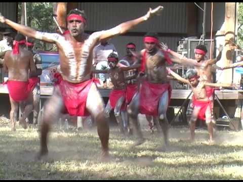 Mayi Wunba Aboriginal Dance Group at Laura Festival (2)