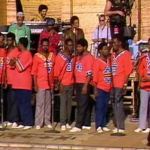 "Diamonds on the Soles of Her Shoes,” featuring Ladysmith Black Mambazo, was released as the 4th single from ‘Graceland’ 35 years ago this month. Check out this performance from “The African Concert” live in Zimbabwe, 1987. | Paul Simon