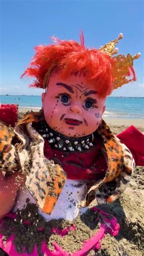 مسبح سحري على الشاطئ! 🌊✨ #شاطئ