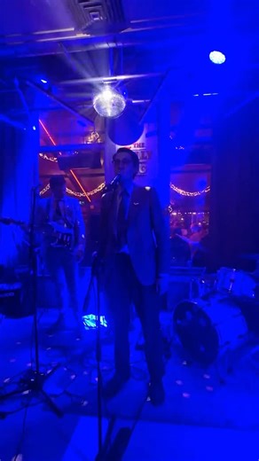 Red Forest on Instagram: "Ons nieuwste nederpop experiment, live uitgevoerd in de @thejollyjugenschede afgelopen vrijdag #vogelvrij"